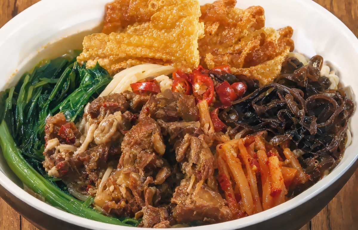 Beef Rice Noodle in Spicy Escargot Soup — Mr Zheng Noodle House